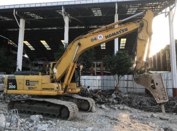 KOMATSU PC-200